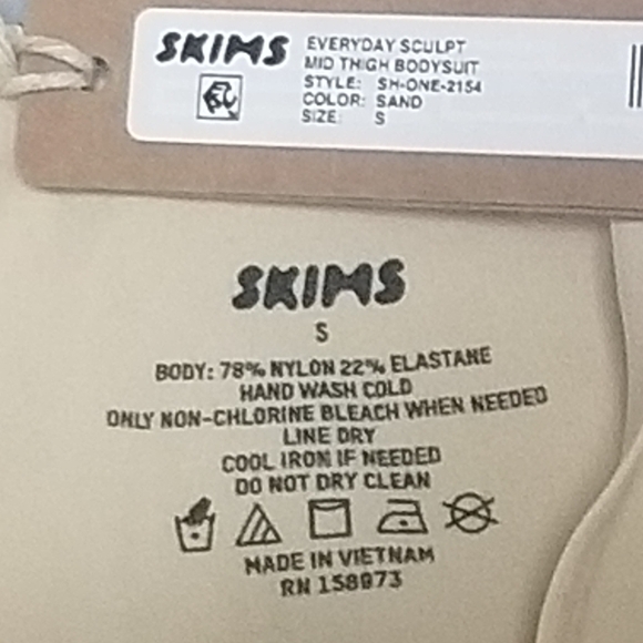 Skims Everyday Sculpt MID THIGH BODYSUIT Top Shapewear Sand Tan Small NWT - Picture 3 of 4